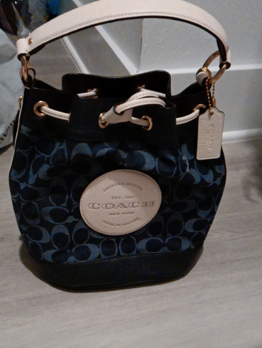 NEW COACH Navy Signature Canvas Drawstring Bucket Bag with Cream Trim